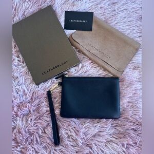 Leatherology Small Leather Wristlet Pouch Black